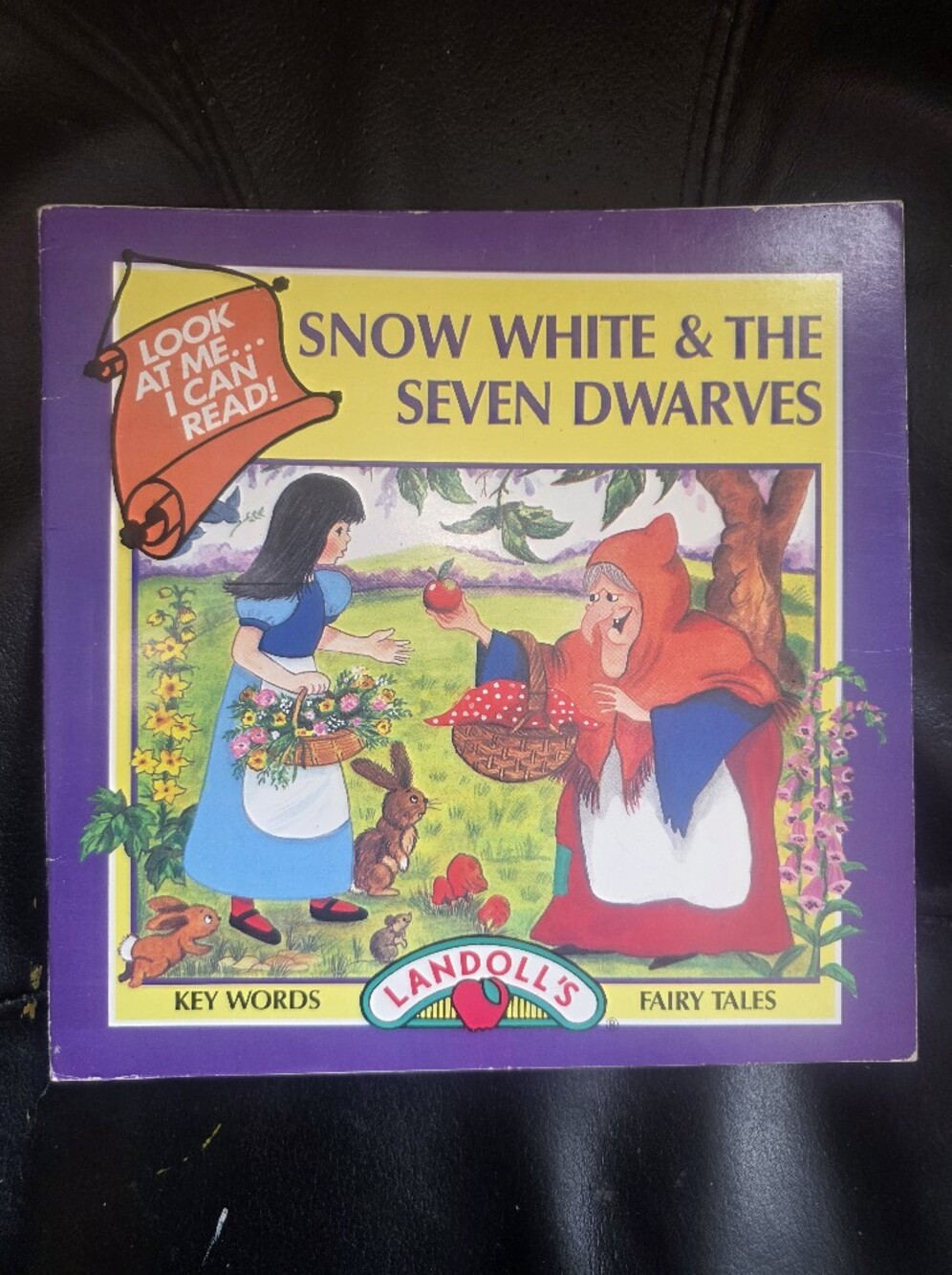 Snow White And The Seven Dwarves  Look At Me Book I Can Read Paperback Key Words